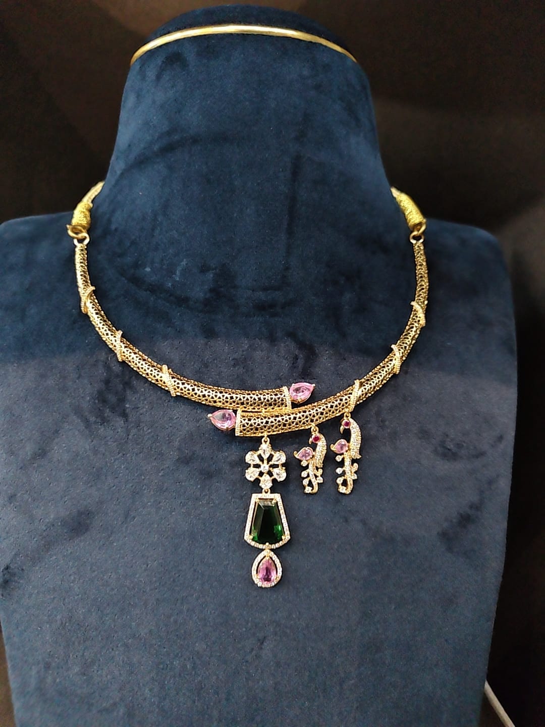 22K gold kante necklace with CZ peacock and green stone pendant, 14.336 g