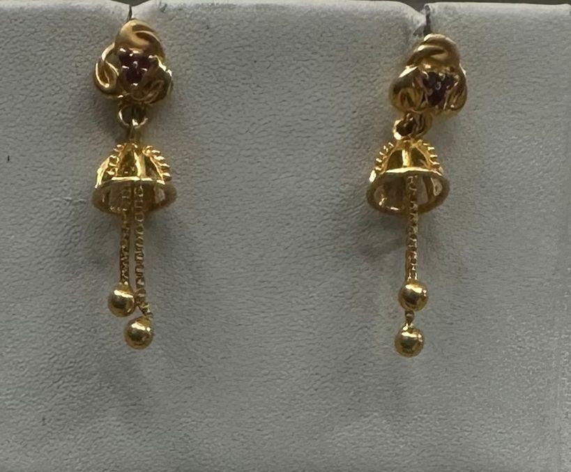 22K Gold Kammalu (Ear Studs) – 3.925 g