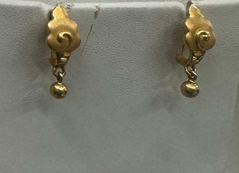 22K Gold Kammalu (Ear Studs) – 2.760 g