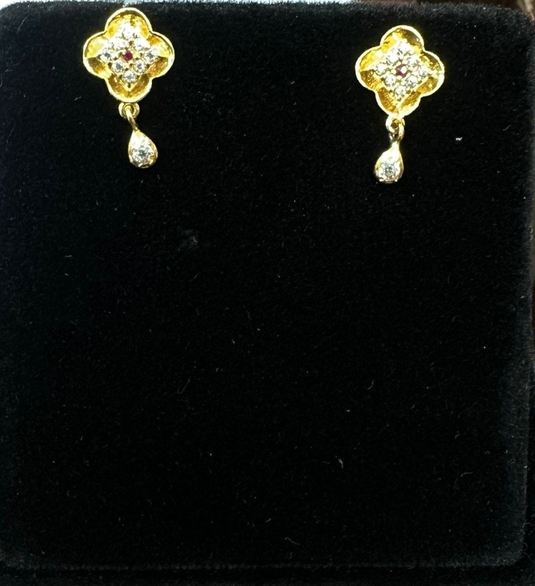 18K Gold Kammalu (Ear Studs) – 1.497 g