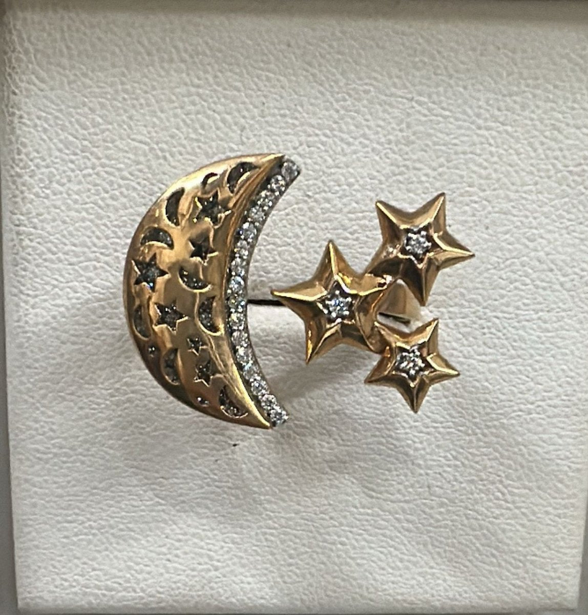 18K Gold Ladies Ring – 5.288 g