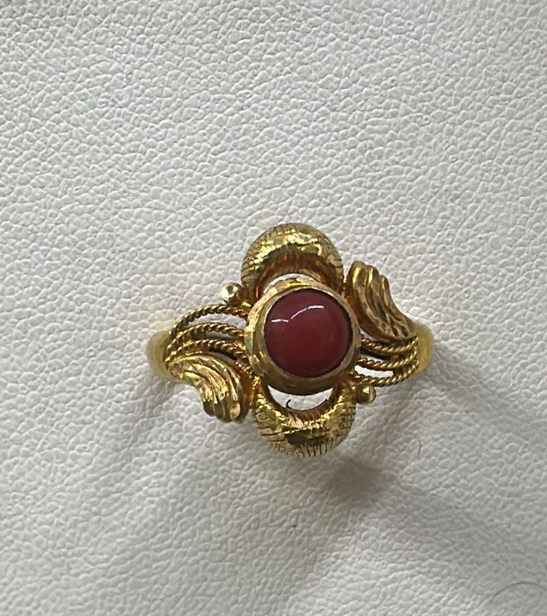 18K Gold Ladies Ring – 2.055 g