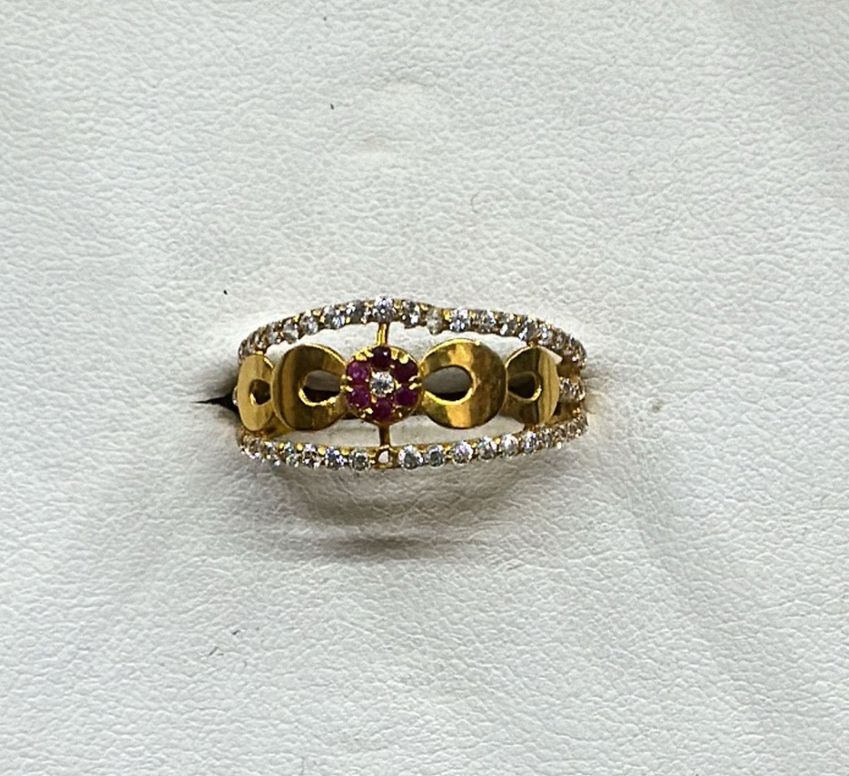 22K Gold Ladies Ring – 2.493 g