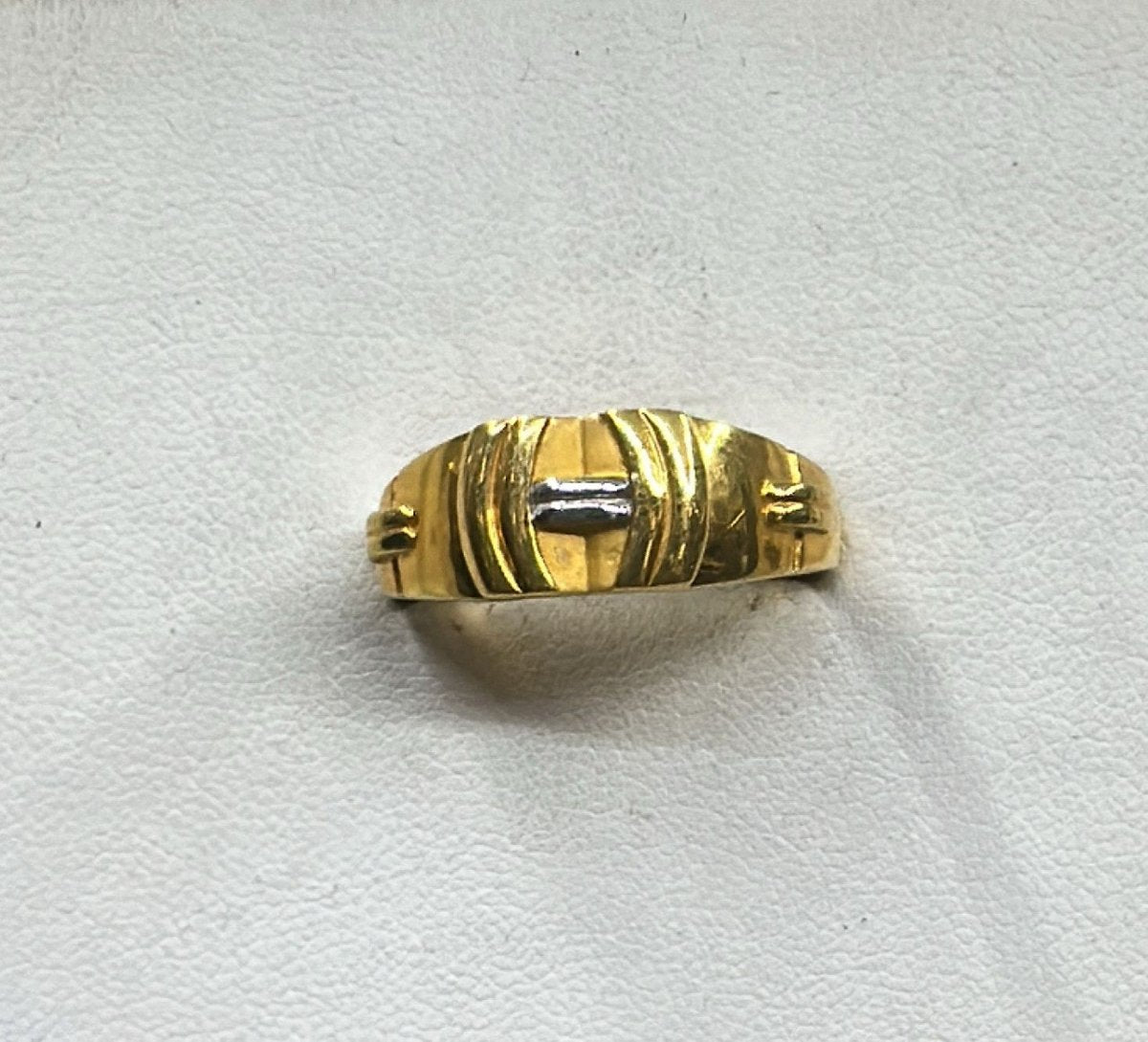 22K Gold Gents Ring – 4.110 g