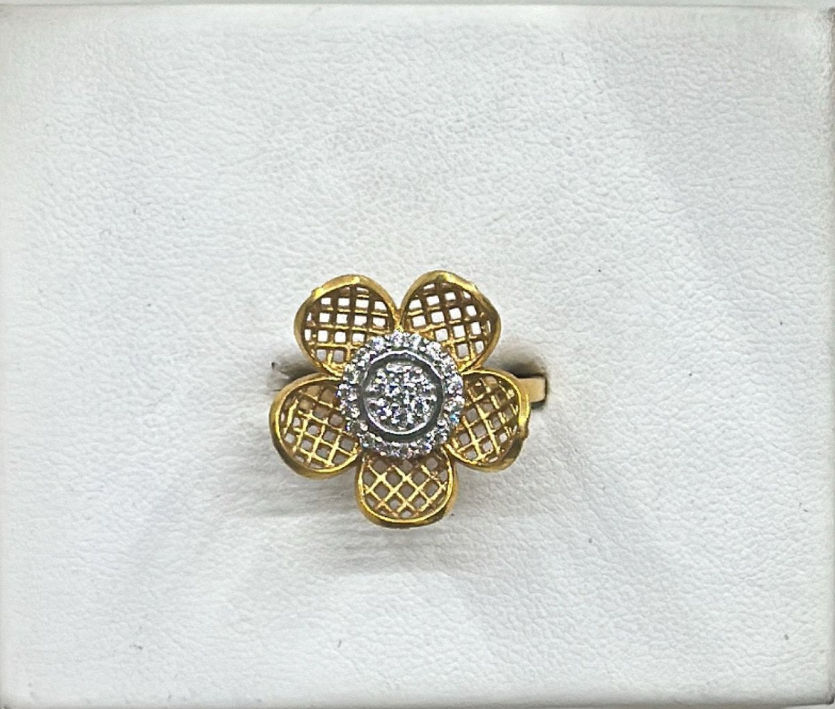 22K Gold Ladies Ring – 4.133 g