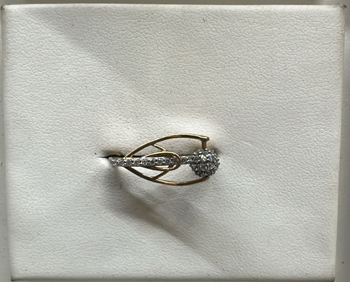 18K Gold Ladies Ring – 2.420 g