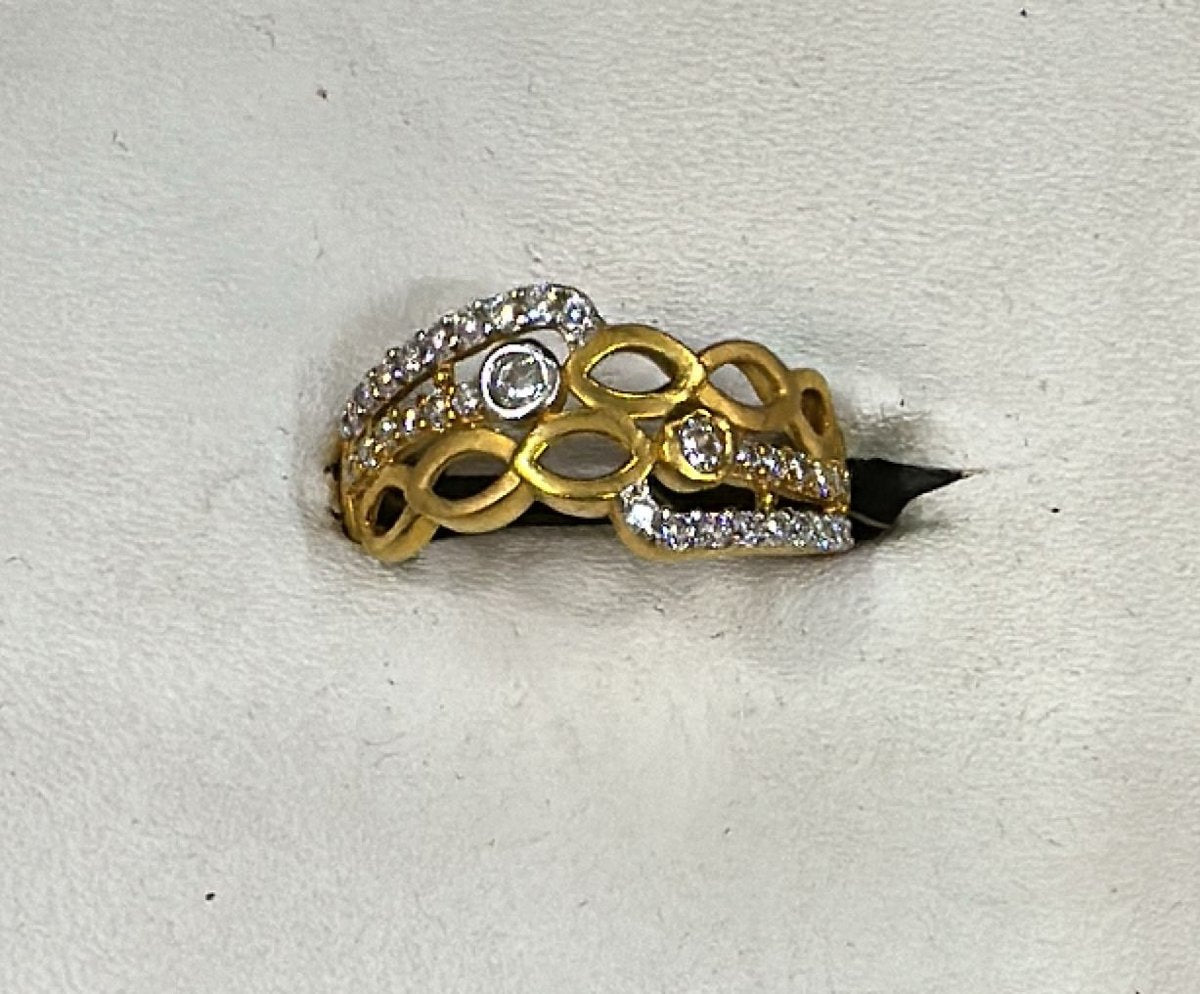 22K Gold Ladies Ring – 3.211 g
